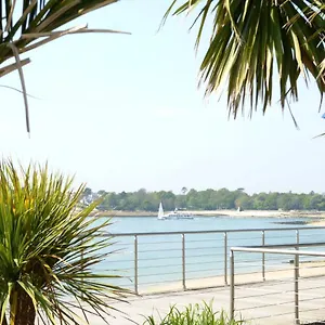  Appartement With Partial Sea Views In The Popular Seaside Of